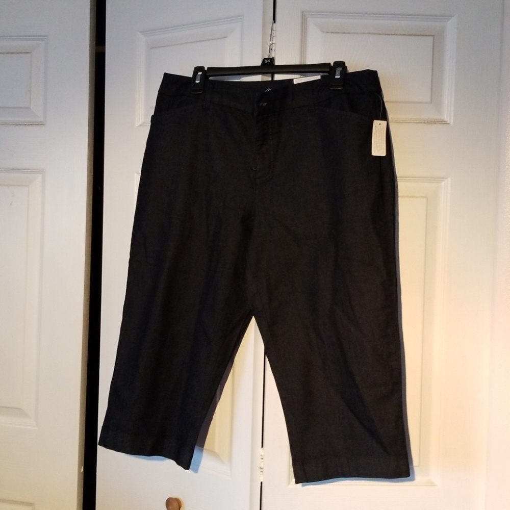 NWT St. John's Bay denim style capris